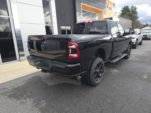 2024 RAM 2500 Big Horn Crew Cab 4x4 6'4' Box