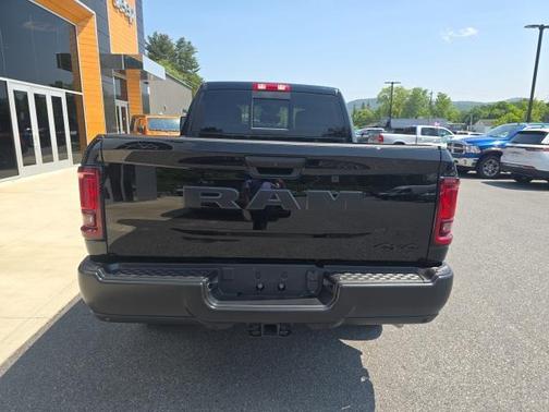 2025 RAM 2500 Tradesman Crew Cab 4x4 6'4' Box