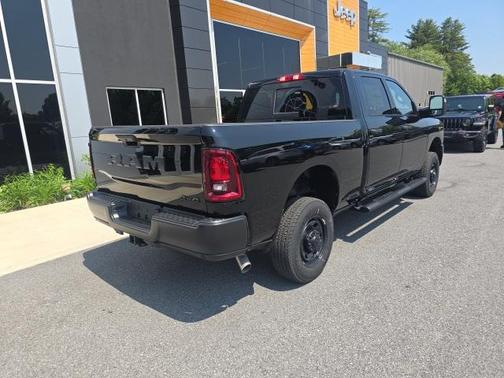 2025 RAM 2500 Tradesman Crew Cab 4x4 6'4' Box