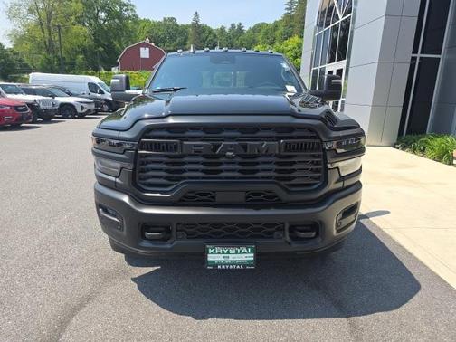 2025 RAM 2500 Tradesman Crew Cab 4x4 6'4' Box