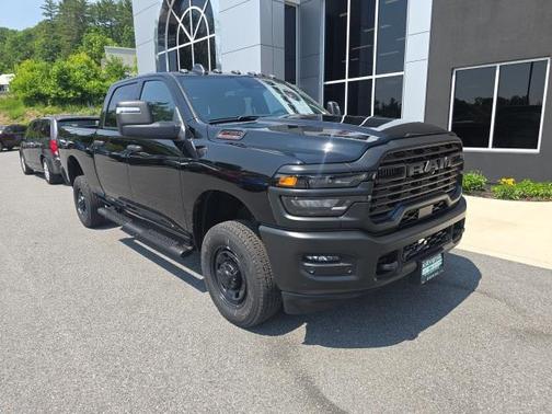 2025 RAM 2500 Tradesman Crew Cab 4x4 6'4' Box
