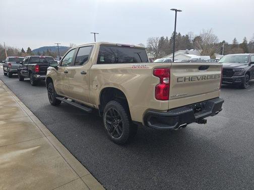 2022 Chevrolet Silverado 1500 Custom Trail Boss