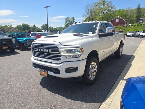 Bright White Clearcoat 2024 RAM 2500 Laramie Crew Cab 4x4 6'4' Box