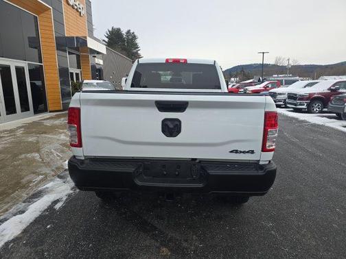 2024 RAM 2500 Tradesman Crew Cab 4x4 6'4' Box