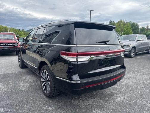 INFINITE BLACK 2023 Lincoln Navigator Reserve