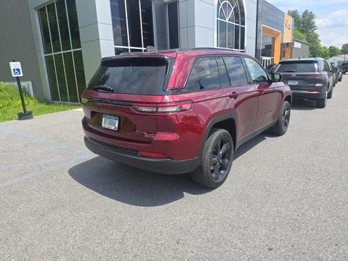2025 Jeep Grand Cherokee Altitude