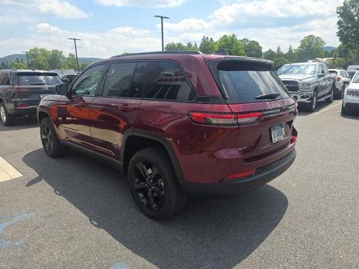 2025 Jeep Grand Cherokee Altitude