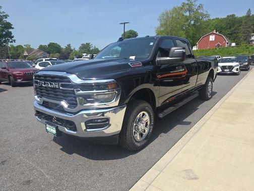 2025 RAM 2500 Tradesman Crew Cab 4x4 8' Box