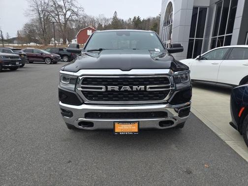 Diamond Black Crystal Pearlcoat 2022 RAM 1500 Big Horn/Lone Star