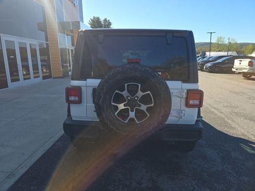 Bright White Clearcoat 2018 Jeep Wrangler Unlimited Sport