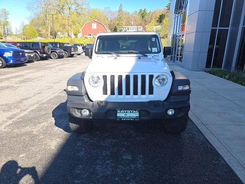 Bright White Clearcoat 2018 Jeep Wrangler Unlimited Sport