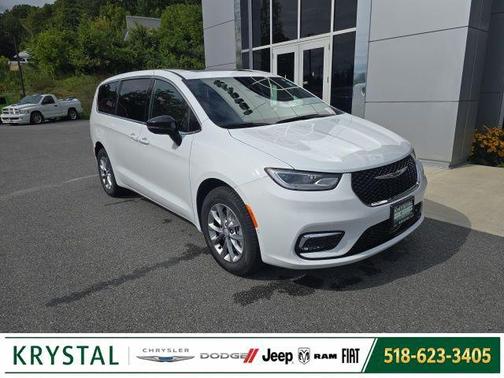 Bright White Clearcoat 2026 Chrysler Pacifica L