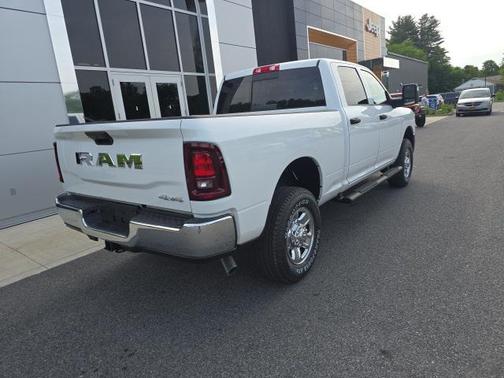 2025 RAM 2500 Tradesman Crew Cab 4x4 6'4' Box