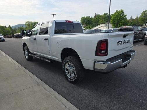 2025 RAM 2500 Tradesman Crew Cab 4x4 6'4' Box