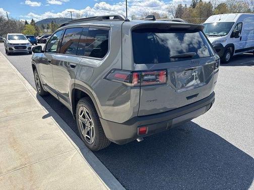Sting-Gray Clearcoat 2026 Jeep Cherokee Laredo 4x4