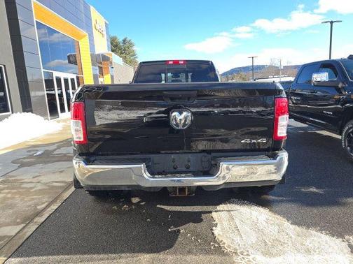 2022 RAM 3500 Tradesman Crew Cab 4x4 8' Box