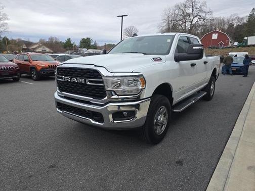 2024 RAM 2500 Big Horn Crew Cab 4x4 6'4' Box