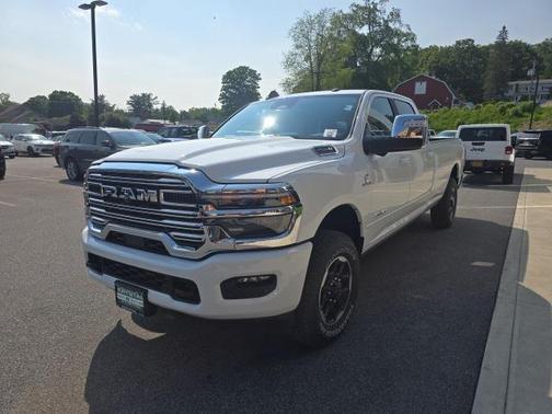 2025 RAM 2500 Laramie Crew Cab 4x4 8' Box