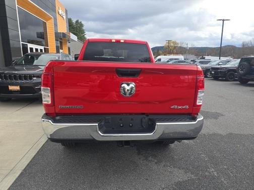 2024 RAM 2500 Big Horn Crew Cab 4x4 6'4' Box
