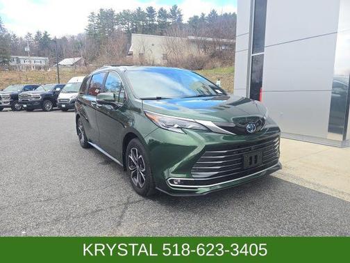 2025 Toyota Sienna Platinum