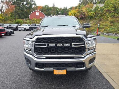 2020 RAM 2500 Tradesman Crew Cab 4X4 6'4' Box