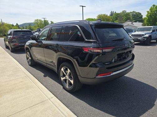 2023 Jeep Grand Cherokee 4xe Base