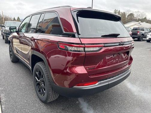 2026 Jeep Grand Cherokee Altitude