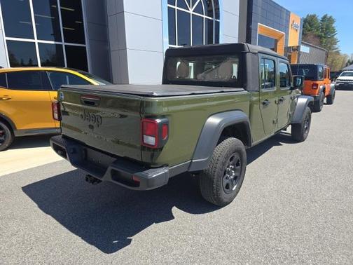 2023 Jeep Gladiator Sport