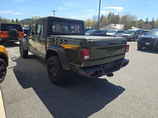 2023 Jeep Gladiator Sport