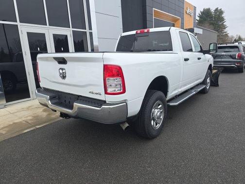 2023 RAM 3500 Tradesman Crew Cab 4x4 6'4' Box
