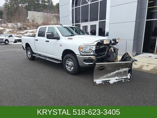 2023 RAM 3500 Tradesman Crew Cab 4x4 6'4' Box