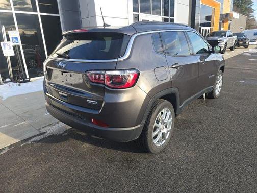 2023 Jeep Compass Latitude Lux