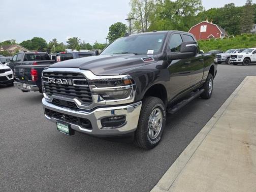 2025 RAM 2500 Tradesman Crew Cab 4x4 6'4' Box