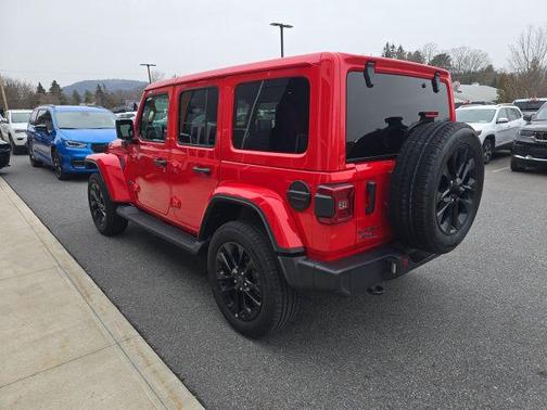 2025 Jeep Wrangler 4xe Sahara