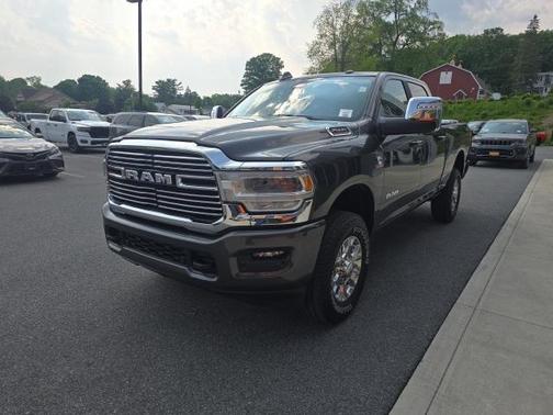 2024 RAM 2500 Laramie Crew Cab 4x4 6'4' Box