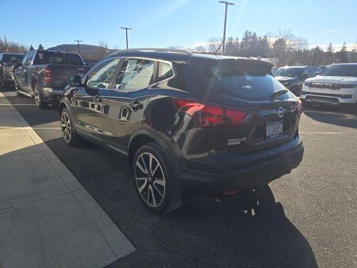 2017 Nissan Rogue Sport SL