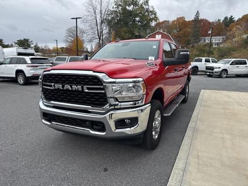 2024 RAM 2500 Big Horn Crew Cab 4x4 6'4' Box