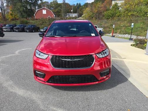 2026 Chrysler Pacifica L