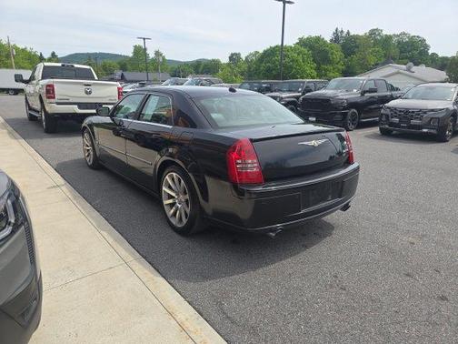 Brilliant Black Crystal Pearlcoat 2006 Chrysler 300 SRT8