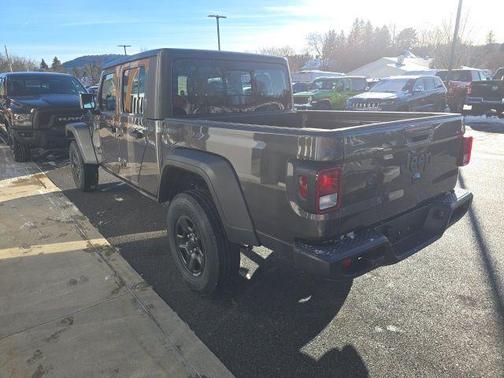 2026 Jeep Gladiator Sport