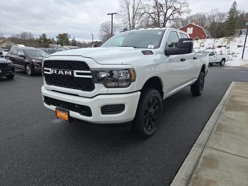 2024 RAM 3500 Tradesman Crew Cab 4x4 6'4' Box