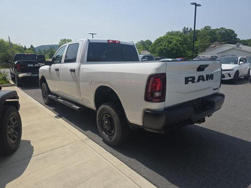 2025 RAM 2500 Tradesman Crew Cab 4x4 6'4' Box