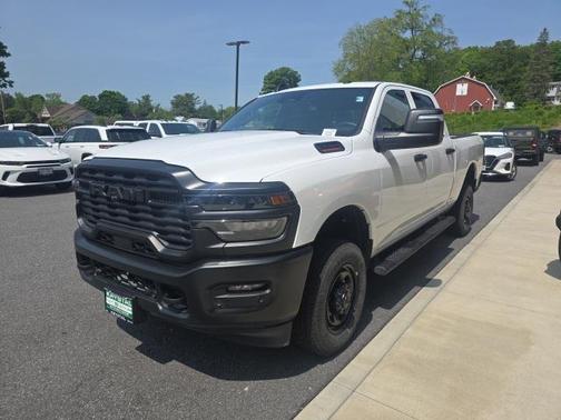 2025 RAM 2500 Tradesman Crew Cab 4x4 6'4' Box