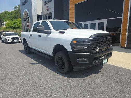 2025 RAM 2500 Tradesman Crew Cab 4x4 6'4' Box