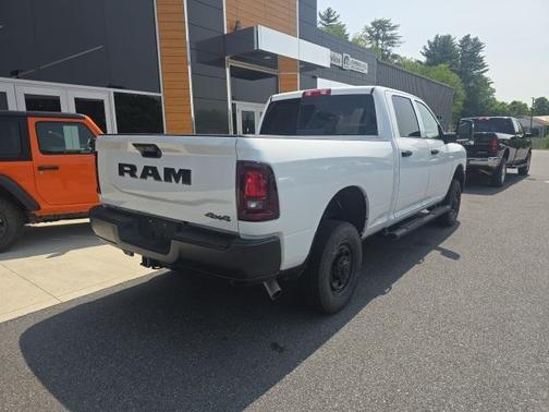2025 RAM 2500 Tradesman Crew Cab 4x4 6'4' Box