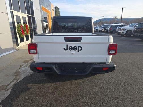 2026 Jeep Gladiator Sport
