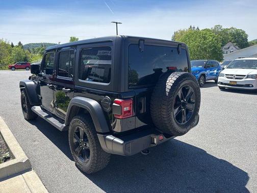 Black Clearcoat 2022 Jeep Wrangler Unlimited Sport Altitude