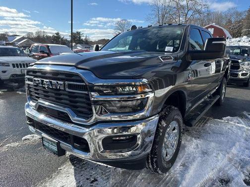 2026 RAM 2500 Tradesman Crew Cab 4x4 6'4' Box