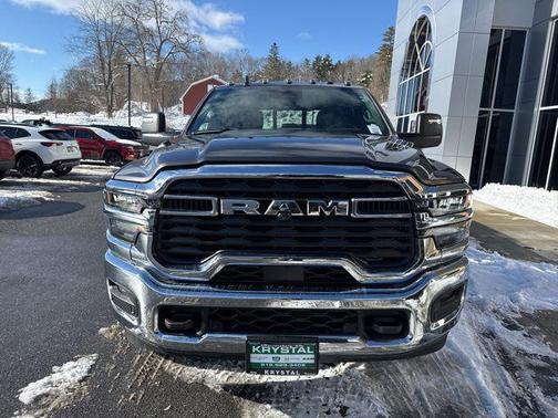 2026 RAM 2500 Tradesman Crew Cab 4x4 6'4' Box