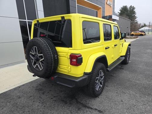2024 Jeep Wrangler 4-Door Sahara 4x4